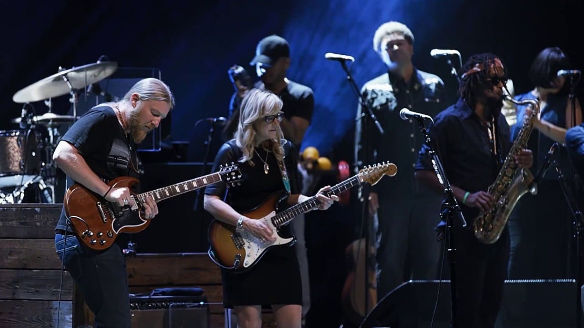 Tedeschi Trucks Band: Live from the Fox Oakland background