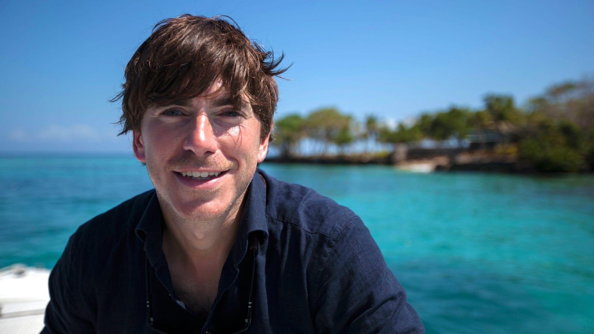 Colombia with Simon Reeve background