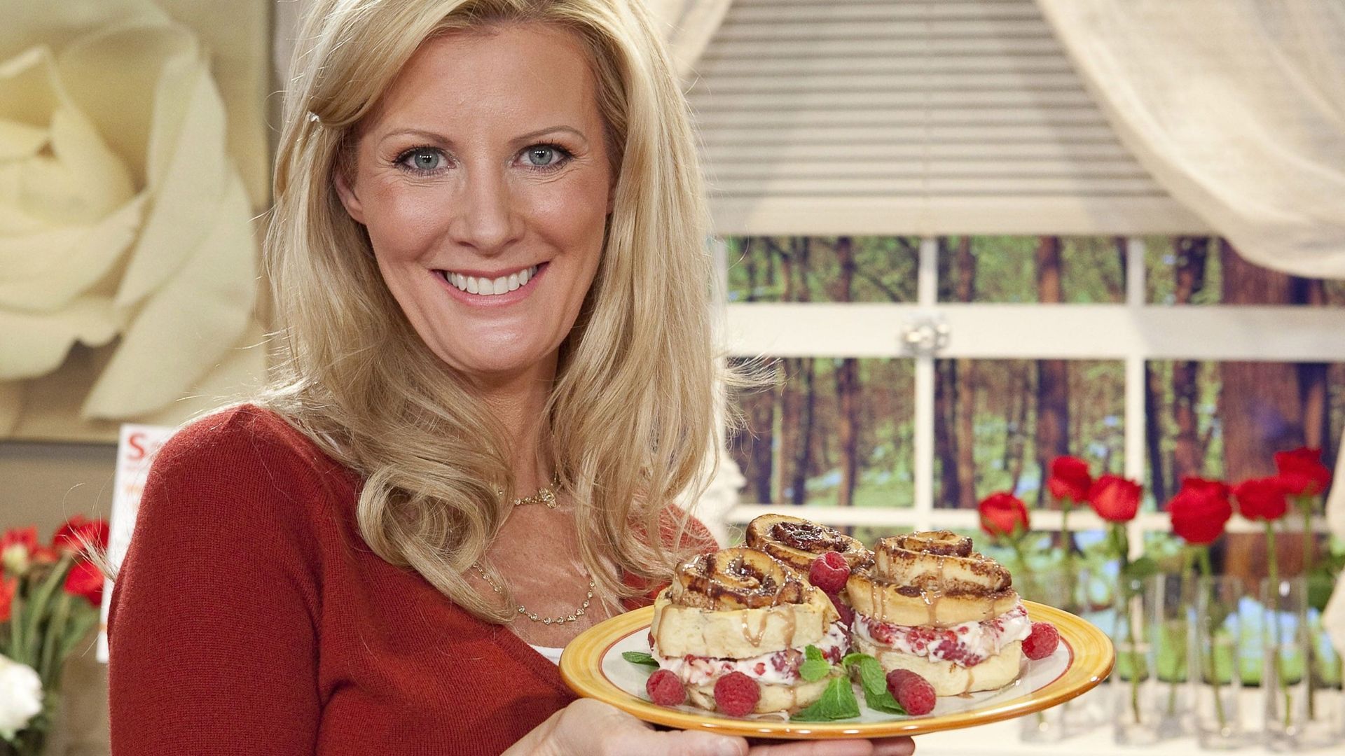 Semi-Homemade Cooking with Sandra Lee background