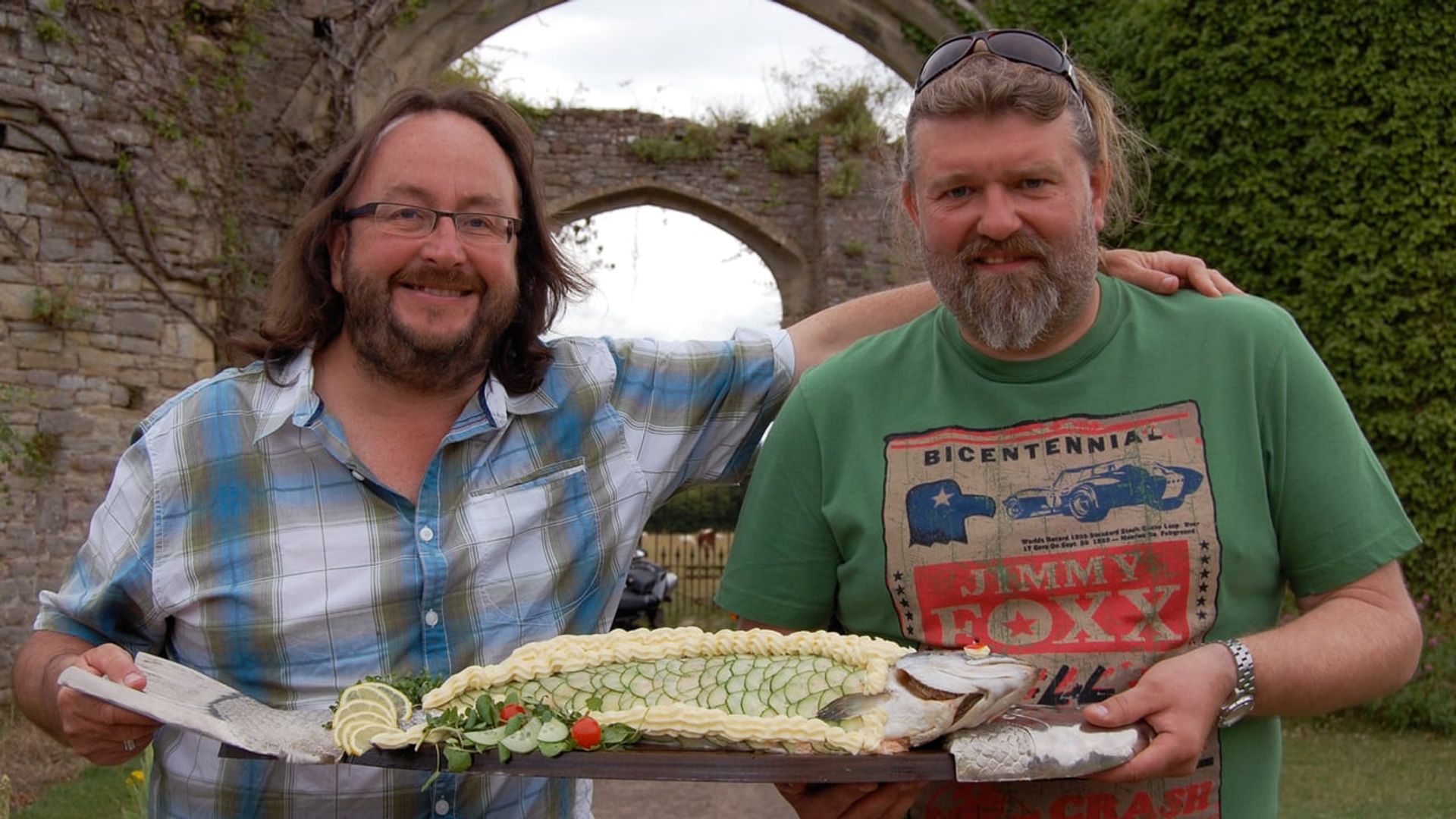 The Hairy Bikers: Mums Know Best background