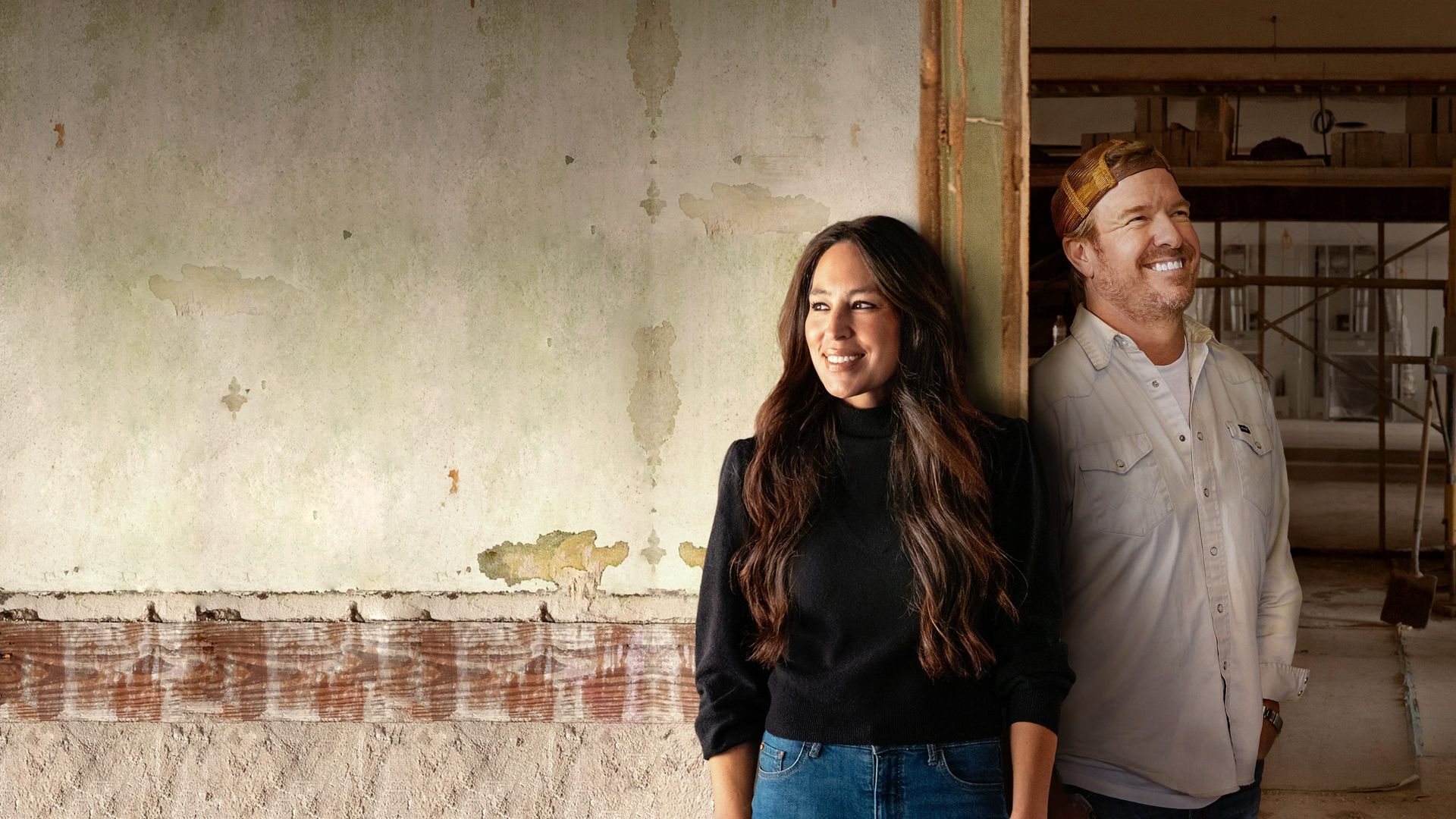 Fixer Upper: The Hotel background