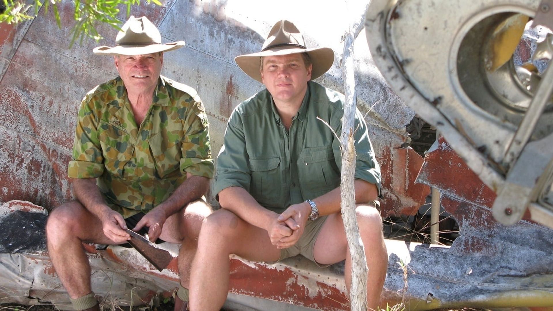 Ray Mears Goes Walkabout background