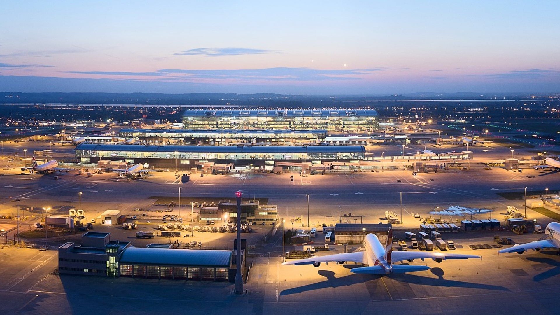 Britain's Busiest Airport: Heathrow background
