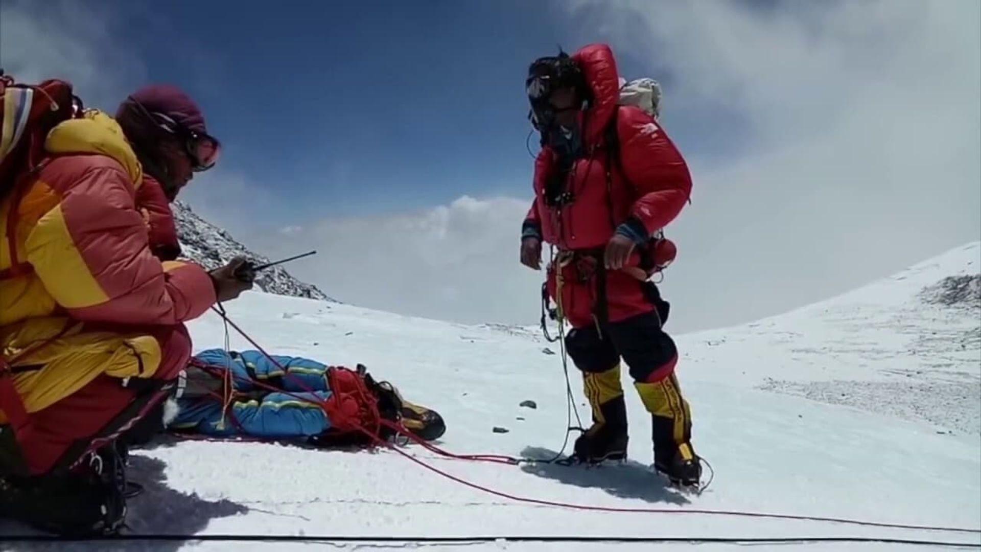 Everest Rescue background