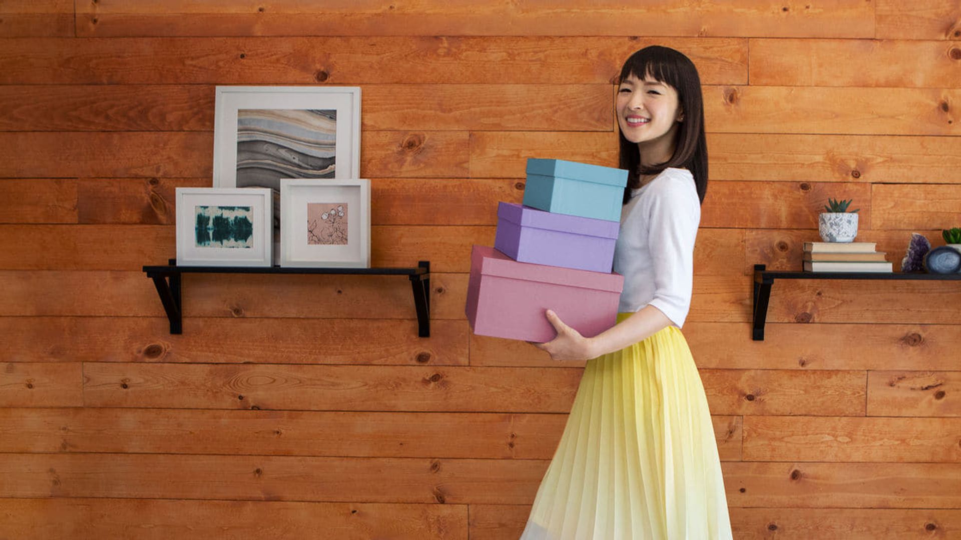 Tidying Up with Marie Kondo background