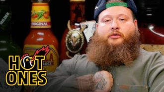 Episode 38 Hot Ones Live Trivia with Super Fans at ComplexCon
