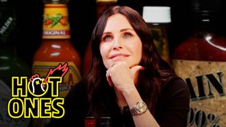 Episode 8 Courteney Cox Becomes Friends With Spicy Wings
